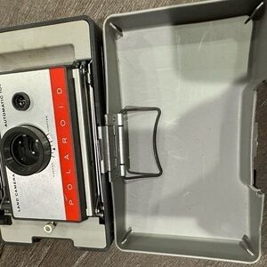 Vintage Polaroid automatic 104 Land camera